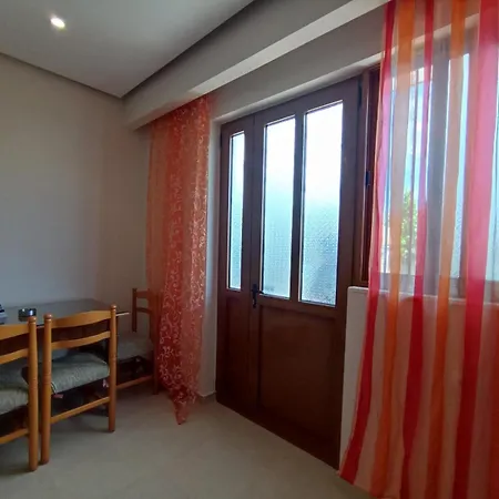Achilles Appartement Sarandë